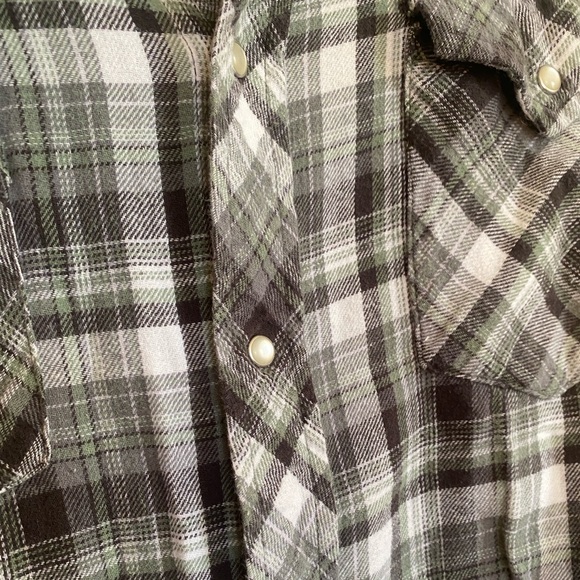 Men’s flannel pear snap - Picture 3 of 3
